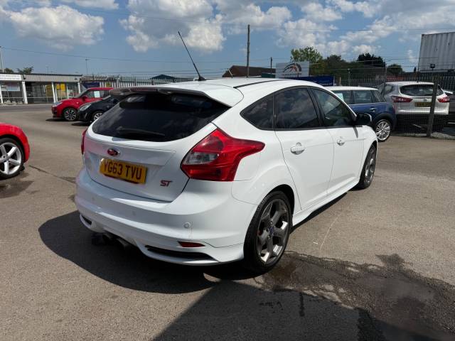 2013 Ford Focus 2.0 FOCUS ST-2 TURBO