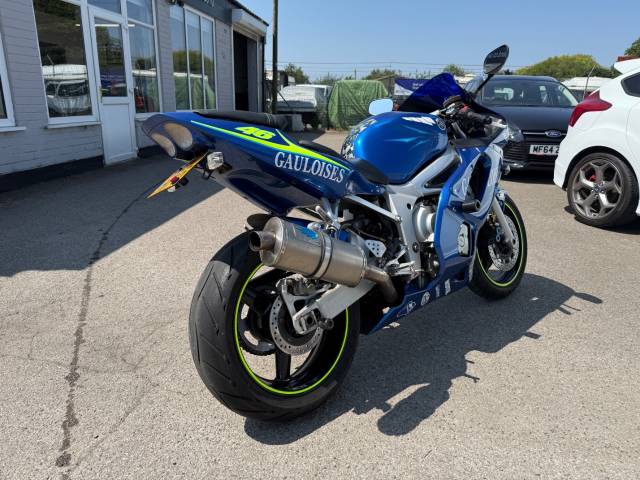 2002 Yamaha R6 R6 Rossi replica