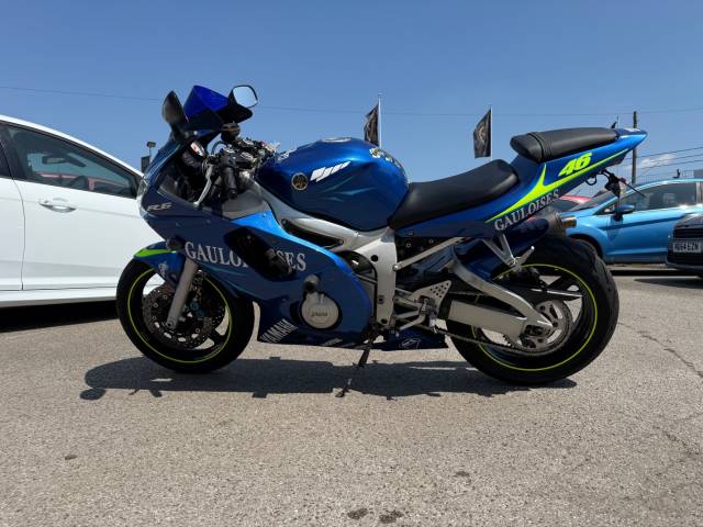 2002 Yamaha R6 R6 Rossi replica