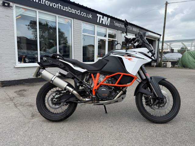 KTM 1090 Adventure 1090 ADVENTURE R 17 Adventure Petrol White