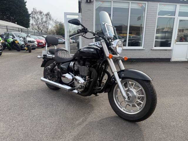 2015 Triumph Bonneville BONNEVILLE AMERICA 865