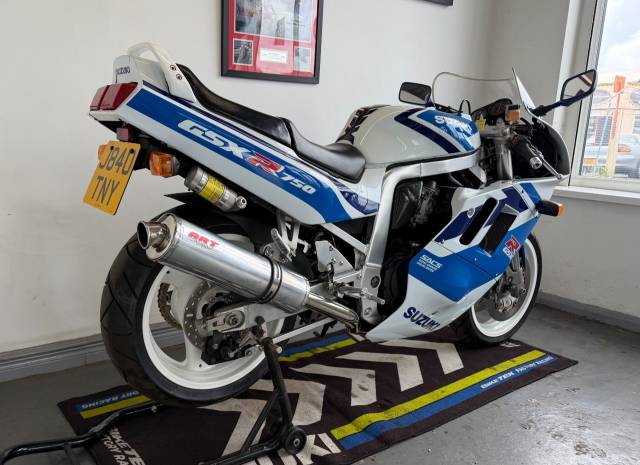 1991 Suzuki GSXR750 SLINGSHOT