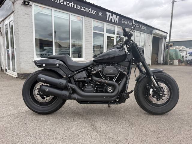 Harley-Davidson Dyna Fat Bob FXFBS FAT BOB 114 1868 18 Custom Cruiser Petrol White